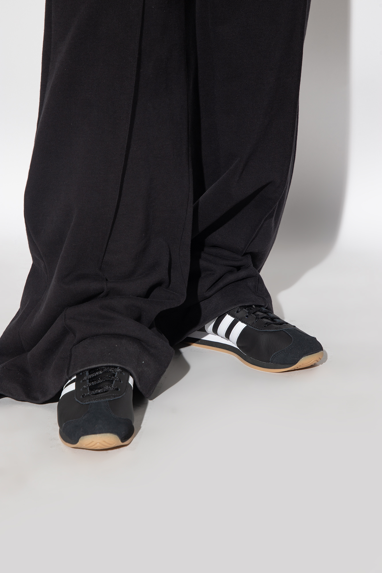 Adidas country og store black